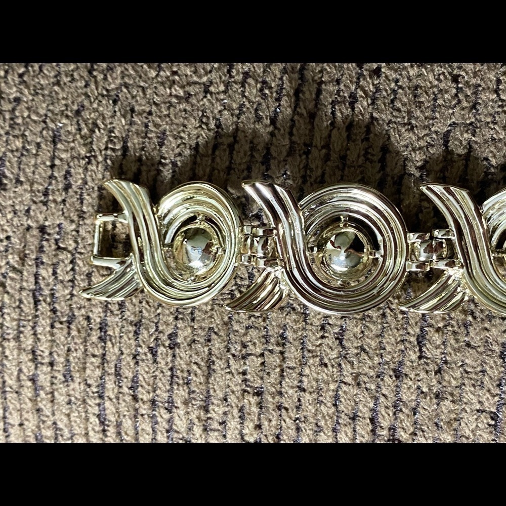 Vintage 1962 Sarah Coventry gold bracelet. Aurora Swirl - Picture 6 of 7
